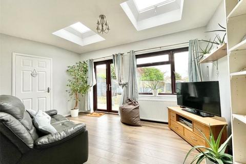 4 bedroom semi-detached house for sale, Fairview Drive, Westcliff-on-Sea, Essex, SS0