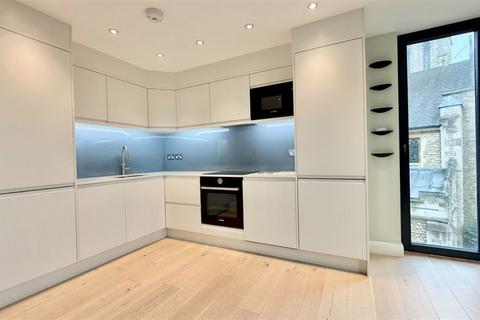 4 bedroom apartment to rent, London NW3