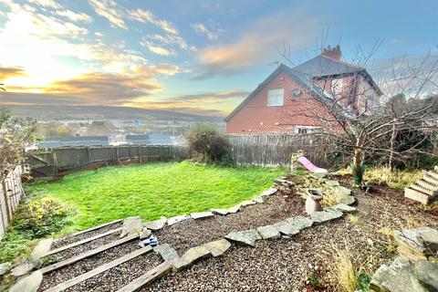 3 bedroom semi-detached house for sale, Chowdene Bank, Low Fell, Gateshead, NE9