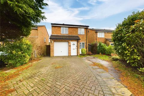 3 bedroom detached house to rent, Cherrytree Close, Owlsmoor, Sandhurst, Berkshire, GU47