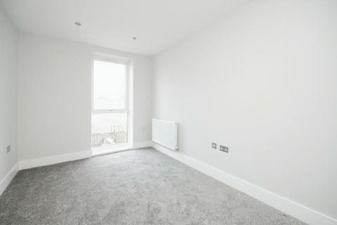 3 bedroom apartment to rent, Gascoigne Road , Barking IG11