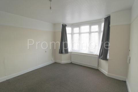 2 bedroom semi-detached house to rent, St Augustines Avenue Luton LU3 1QD