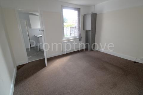 2 bedroom semi-detached house to rent, St Augustines Avenue Luton LU3 1QD