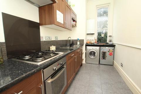 2 bedroom flat to rent, Royal York Villas, Bristol BS8