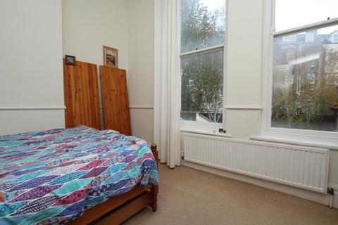 2 bedroom flat to rent, Royal York Villas, Bristol BS8