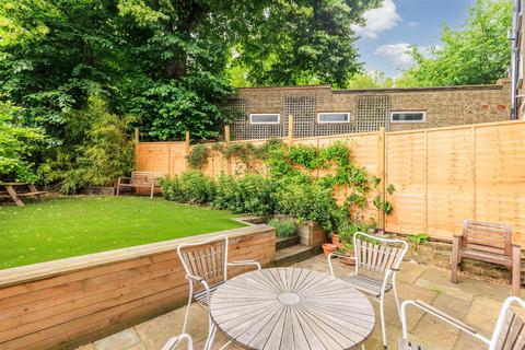 51a Alkham Road, London, N16 7AA