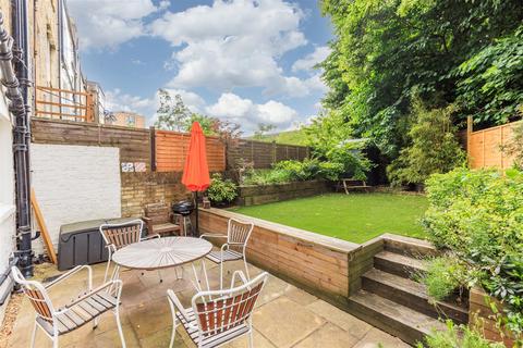 51a Alkham Road, London, N16 7AA