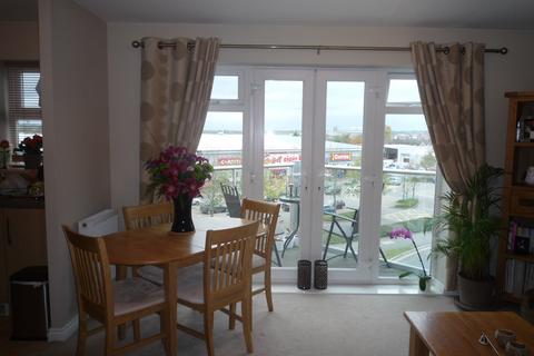 2 bedroom flat to rent, Huxley Court, Stratford-upon-Avon CV37