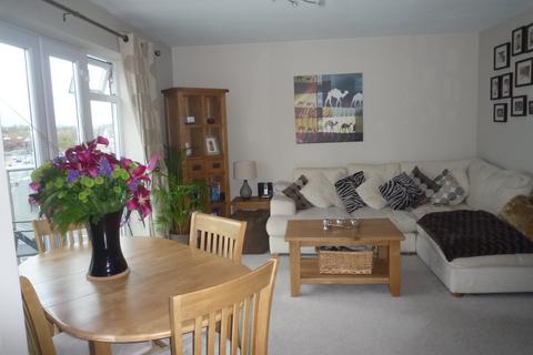 2 bedroom flat to rent, Huxley Court, Stratford-upon-Avon CV37