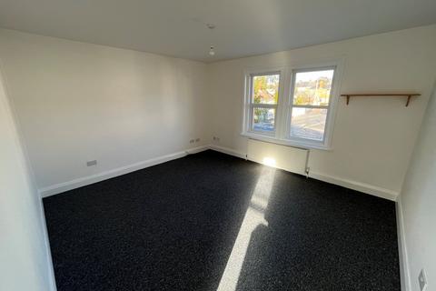 2 bedroom maisonette to rent, Barrack Road, Christchurch, BH23