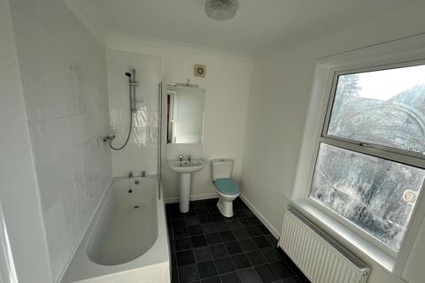 2 bedroom maisonette to rent, Barrack Road, Christchurch, BH23