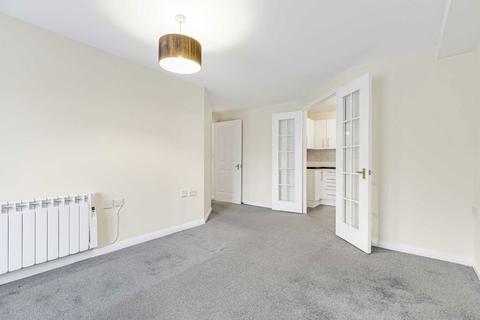 2 bedroom flat for sale, Newcombe Gardens, Hounslow TW4