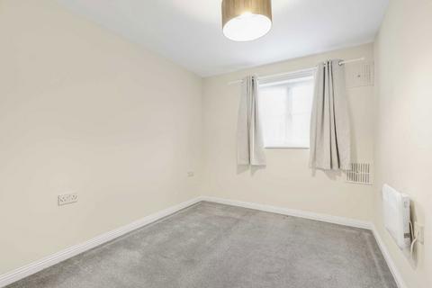 2 bedroom flat for sale, Newcombe Gardens, Hounslow TW4