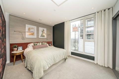 1 bedroom flat for sale, Kennington Lane, London SE11