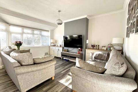 2 bedroom maisonette for sale, Garrison Lane, Chessington, Surrey. KT9 2LB