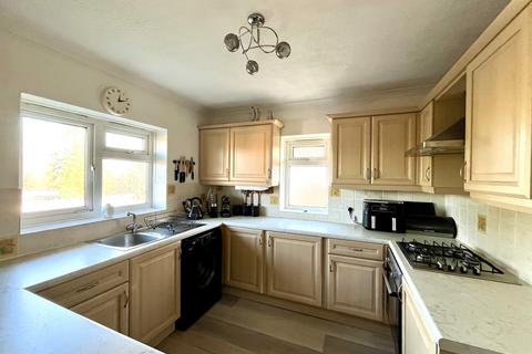 2 bedroom maisonette for sale, Garrison Lane, Chessington, Surrey. KT9 2LB