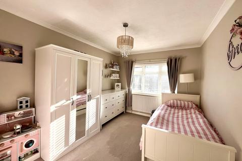 8 Garrison Lane, Chessington, KT9 2LB