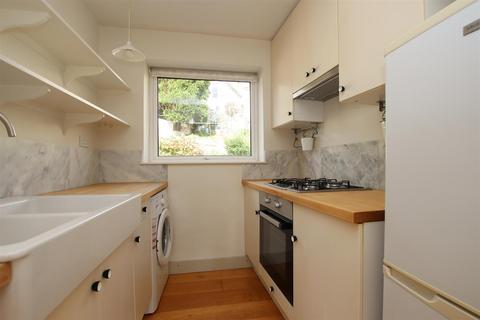 2 bedroom flat to rent, Upper East Hayes, Bath BA1