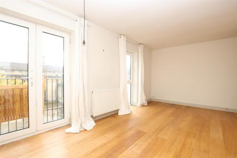 2 bedroom flat to rent, Upper East Hayes, Bath BA1