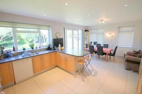 4 bedroom detached house to rent, Greenlands Road, Staines-upon-Thames, TW18