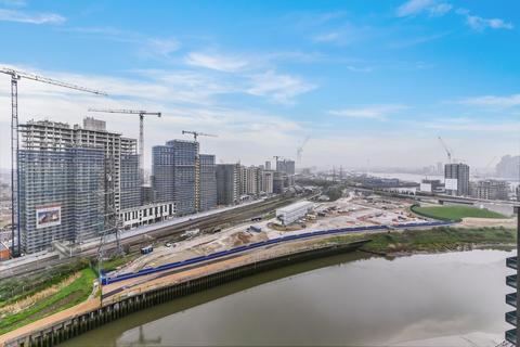 Studio for sale, Defoe House, City Island Way, London, E14