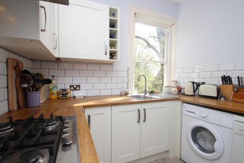 2 bedroom flat to rent, Harrogate Road, Chapel Allerton, Leeds, LS7