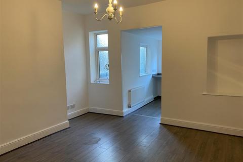 3 bedroom terraced house to rent, Varley Street, Colne