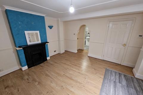 1 bedroom maisonette to rent, 114-116 Old Bedford Road, Luton LU2