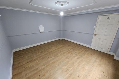 1 bedroom maisonette to rent, 114-116 Old Bedford Road, Luton LU2