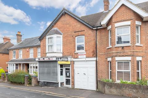 4 bedroom terraced house to rent, Horsham Road, west Sussex RH11