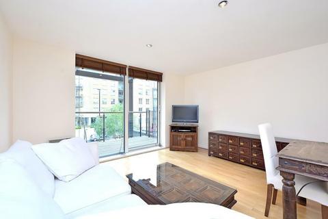 2 bedroom flat to rent, Medland House, London E14