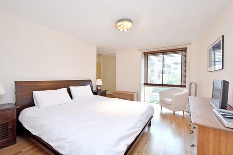 2 bedroom flat to rent, Medland House, London E14