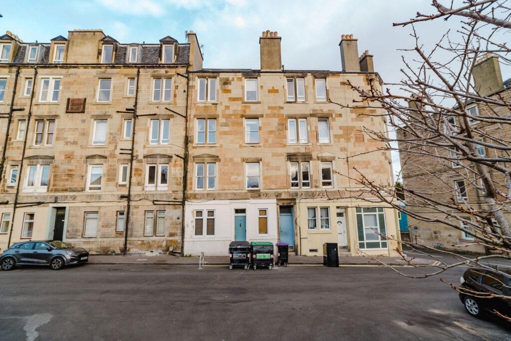 27 3f2 Rossie Place Edinburgh EH7 5SD 2 Bed Flat 170 000