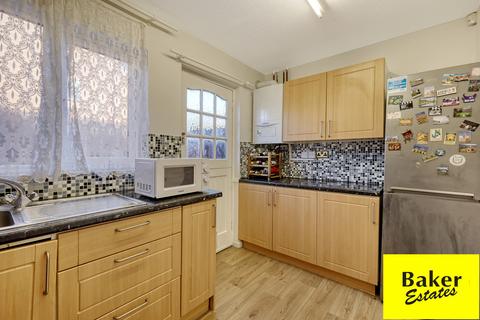 2 bedroom terraced house for sale, Laing Close, Hainault IG6