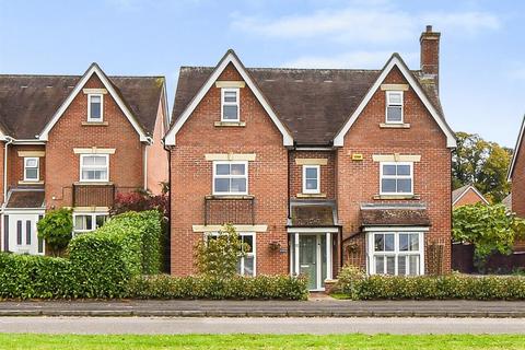 5 bedroom detached house for sale, Canada Way, Liphook