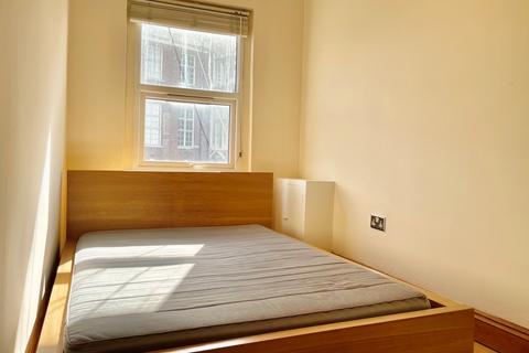 3 bedroom flat to rent, Blythe Road, London W14