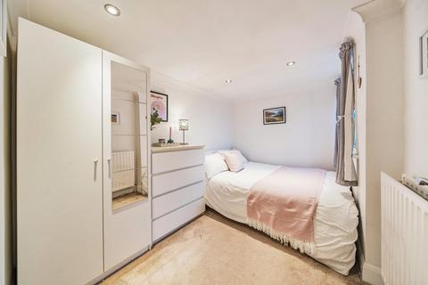 2 bedroom flat for sale, Cavendish Road, Clapham