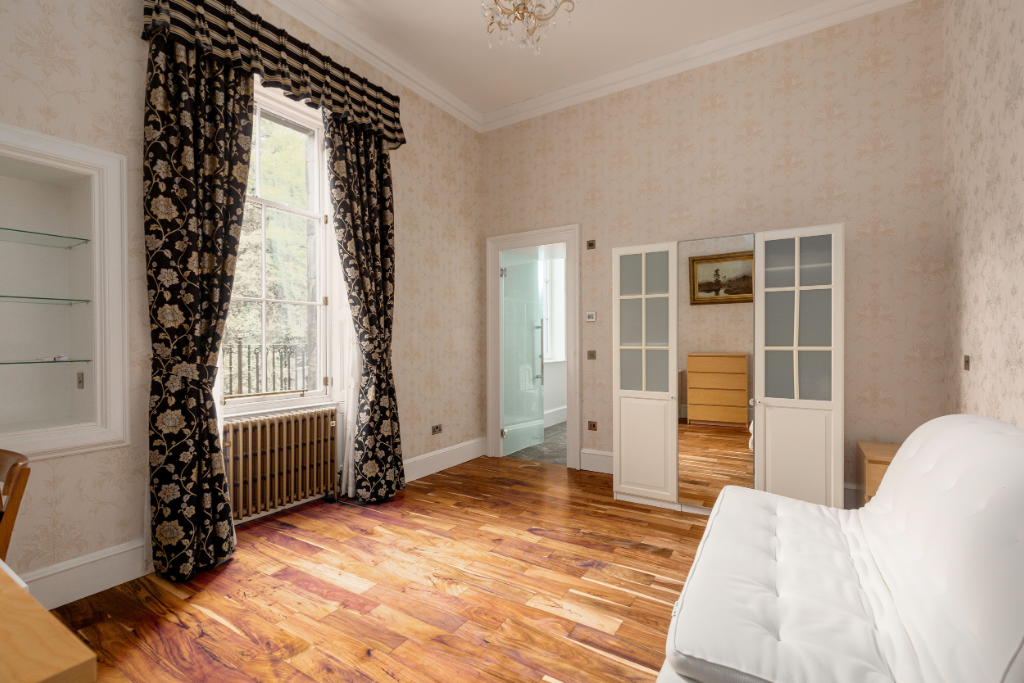 Ground Bedroom
