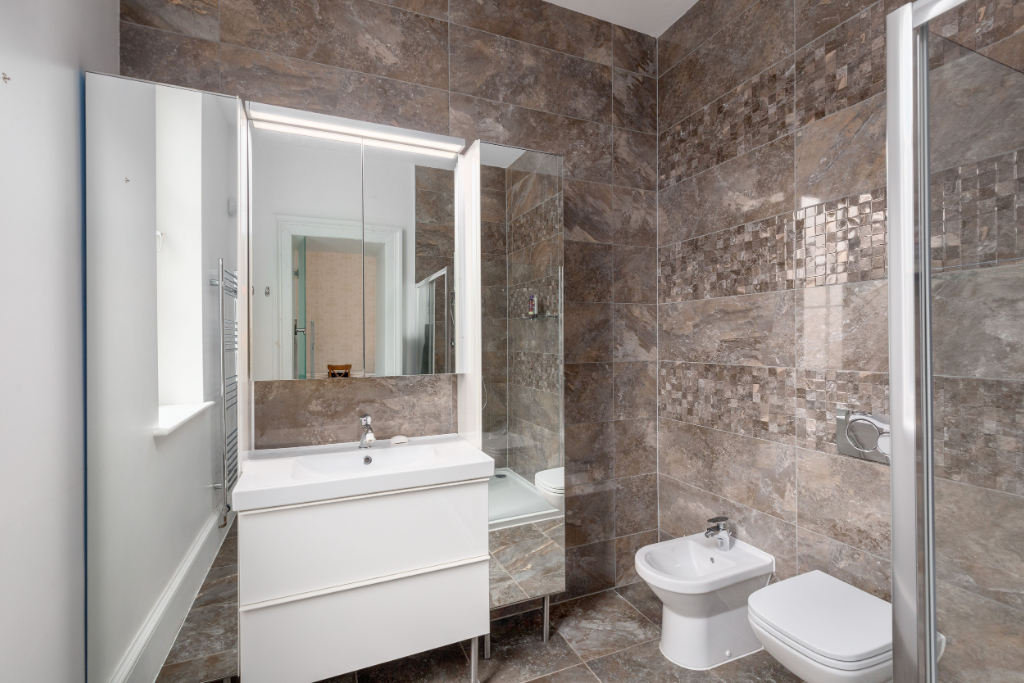 Ensuite