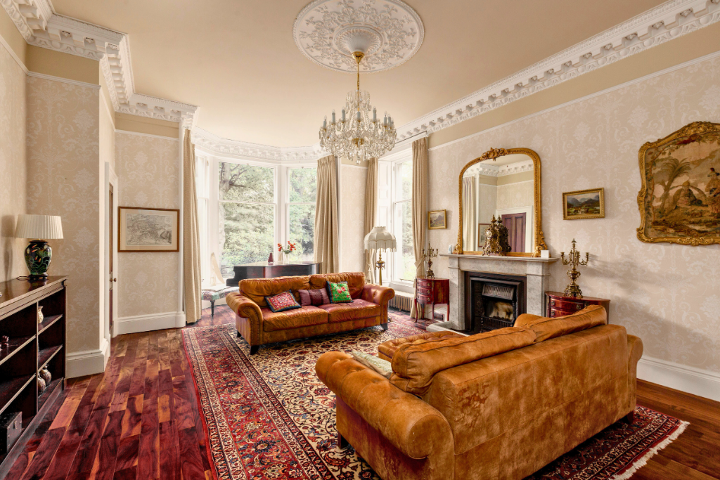 Ground Living Room