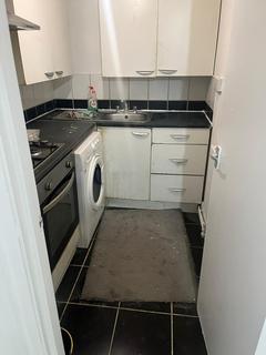 2 bedroom flat to rent, Ilford, IG1