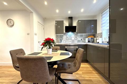 52 Beech Avenue, Newark, NG24 4JN