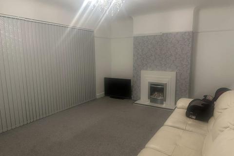 3 bedroom terraced house to rent, Cranleigh Gardens, Luton LU3