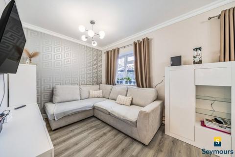 2 bedroom maisonette for sale, Worcester Road, Surrey GU2