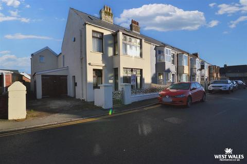 4 bedroom end of terrace house for sale, Marble Hall Road, Milford Haven