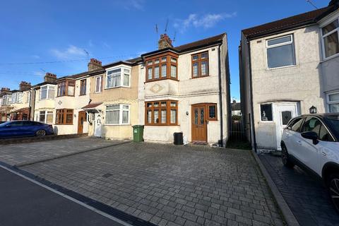 39 Crowlands Avenue, Romford, RM7 9JA
