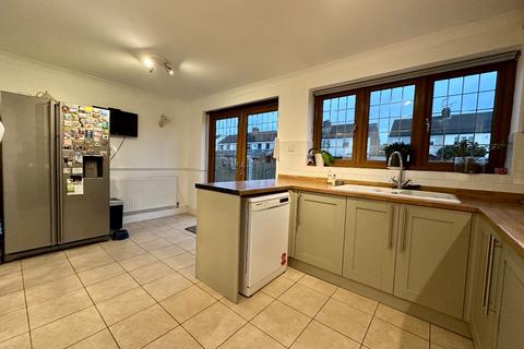 39 Crowlands Avenue, Romford, RM7 9JA