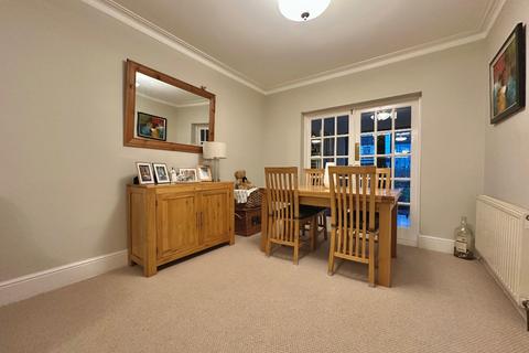 39 Crowlands Avenue, Romford, RM7 9JA