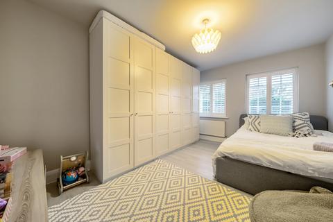 25 Richmond Hill Court, Richmond, TW10 6BD