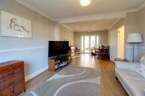 4 bedroom semi-detached house for sale, Peplins Way, Brookmans Park AL9